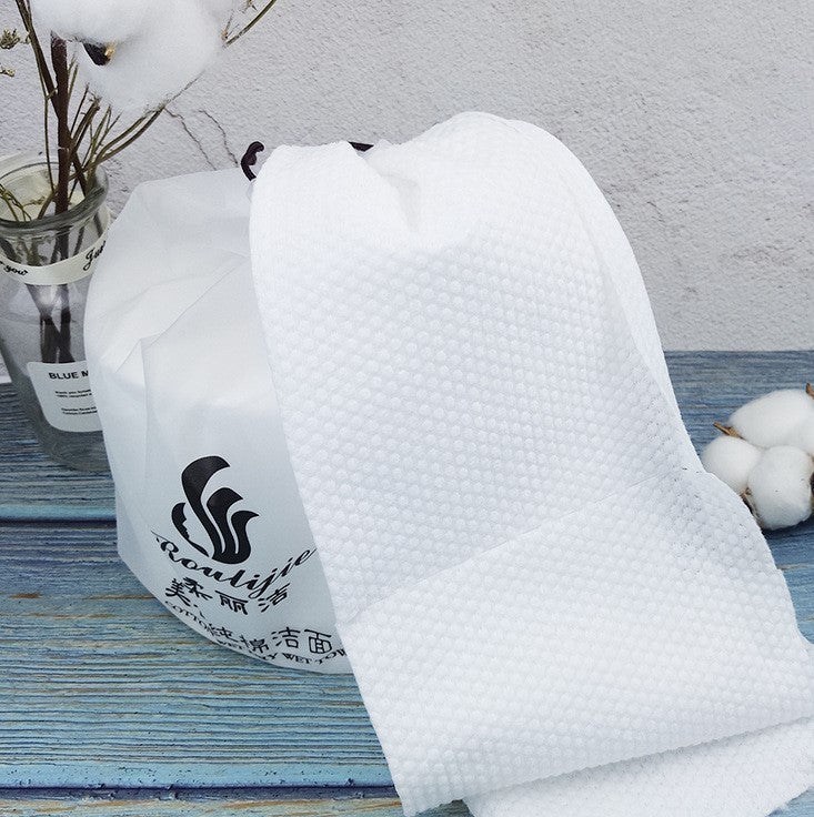 Disposable face towel